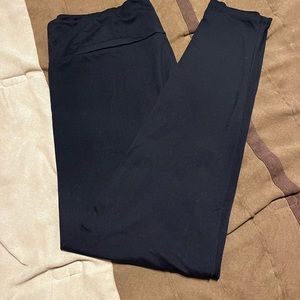 Like new BLACK Lularoe leggings